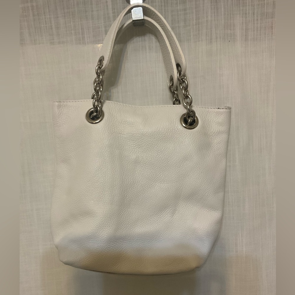 Leather white shoulder nag chain handle